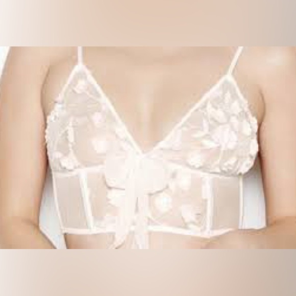 Victoria’s Secret Y2K Dream Angels White Lace Bra XS